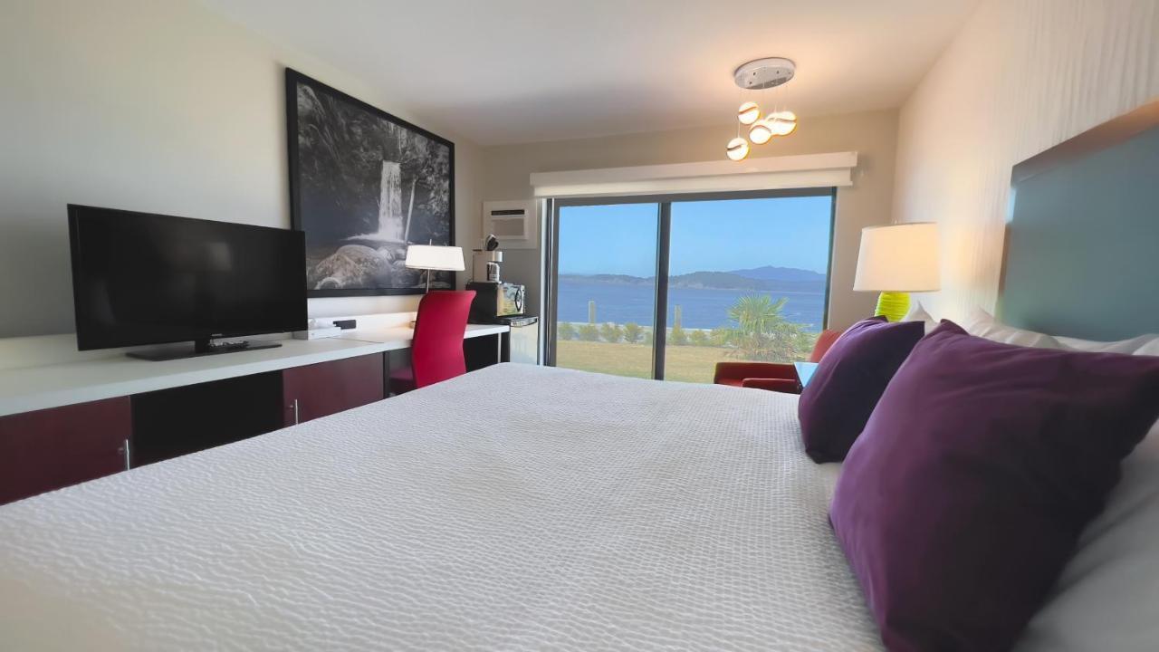 The Oceanside, A Coast Hotel Sechelt Bagian luar foto