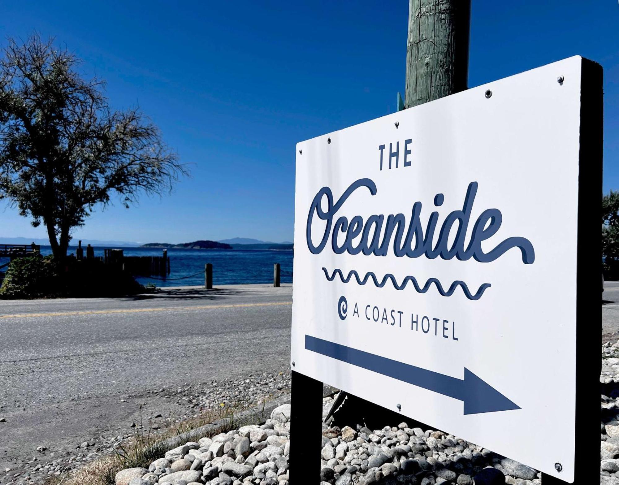 The Oceanside, A Coast Hotel Sechelt Bagian luar foto